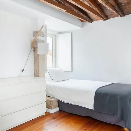 Plum Guide - Murano Blue Apartman